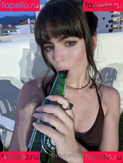 Littleleah100 Onlyfans Photo Gallery 