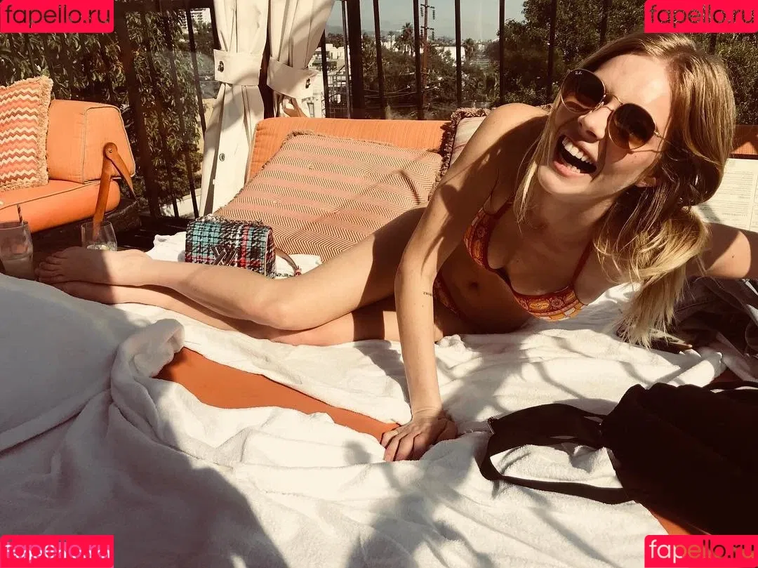 Samara Weaving Onlyfans Photo Gallery 