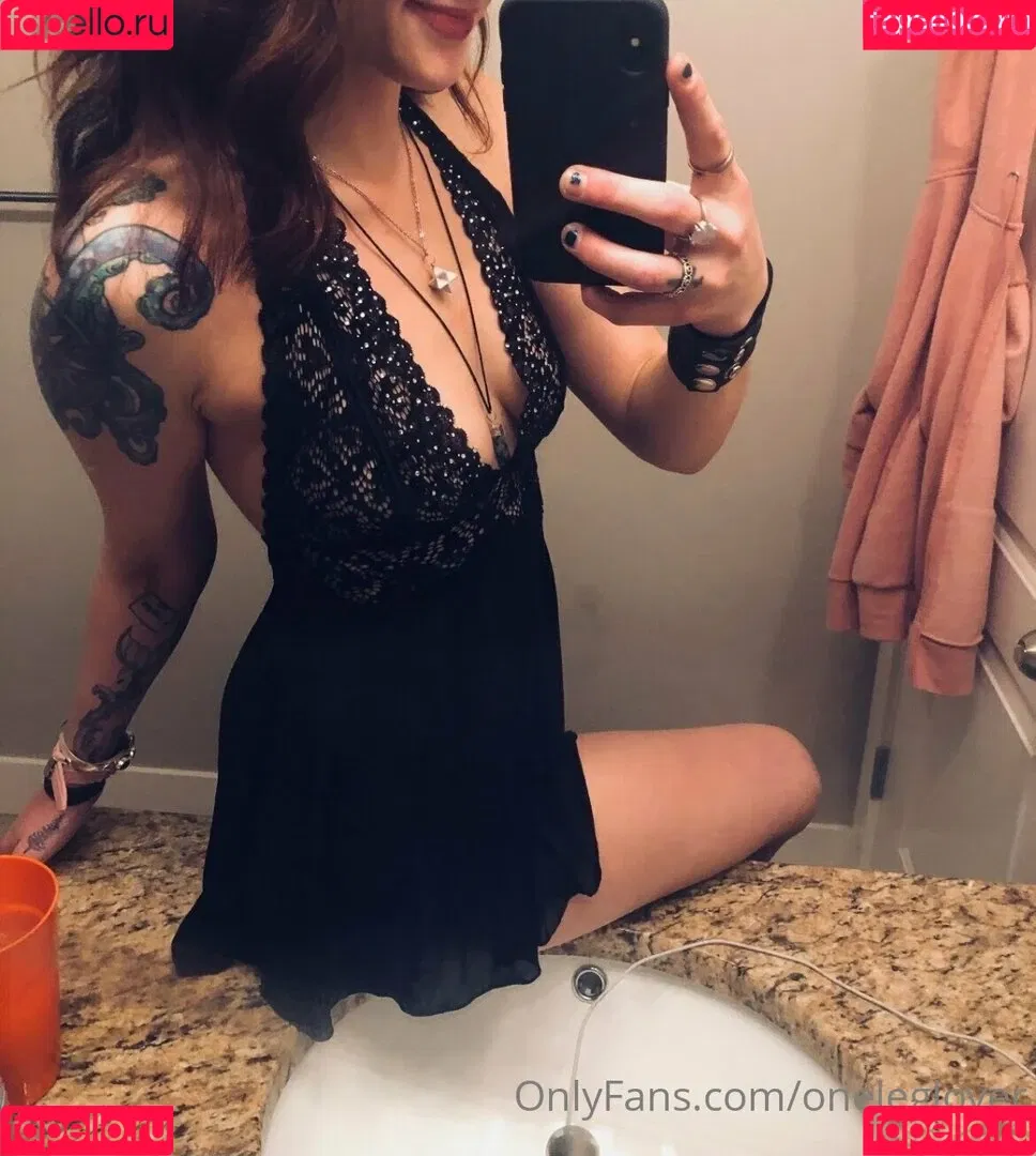 oneleglover Onlyfans Photo Gallery 