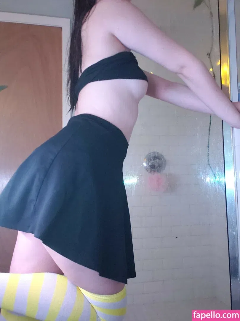 Maebeetles Onlyfans Photo Gallery 