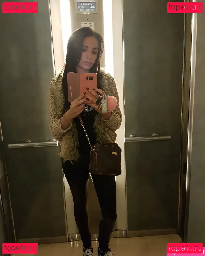 Anissa KATE Onlyfans Photo Gallery 