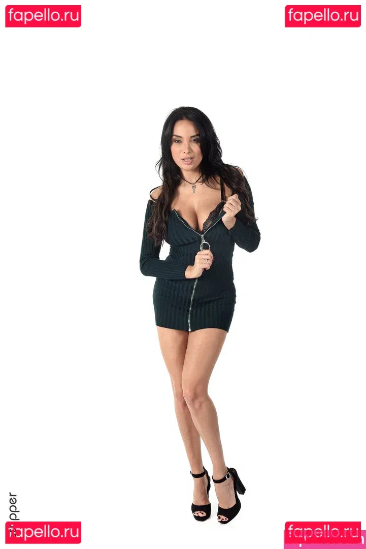 Anissa KATE Onlyfans Photo Gallery 