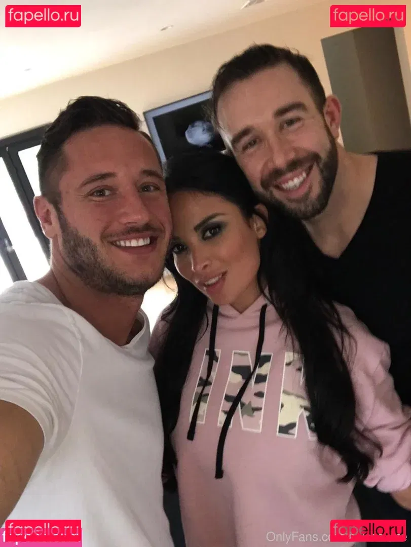 Anissa KATE Onlyfans Photo Gallery 