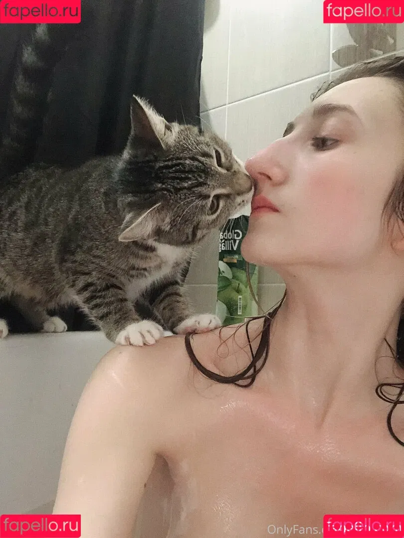 Roxane Onlyfans Photo Gallery 