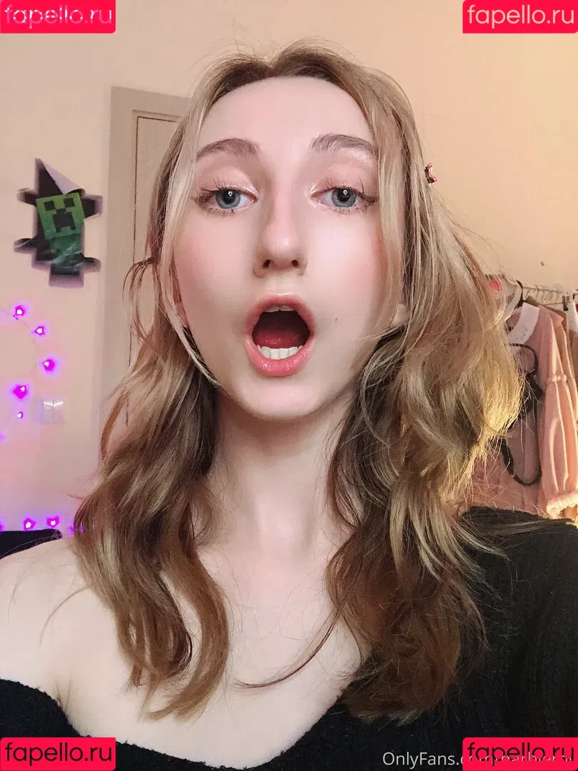Roxane Onlyfans Photo Gallery 