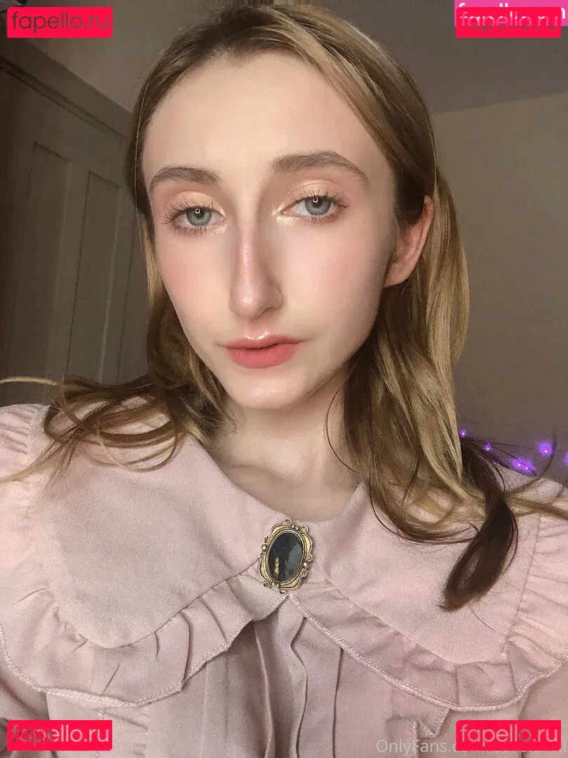 Roxane Onlyfans Photo Gallery 