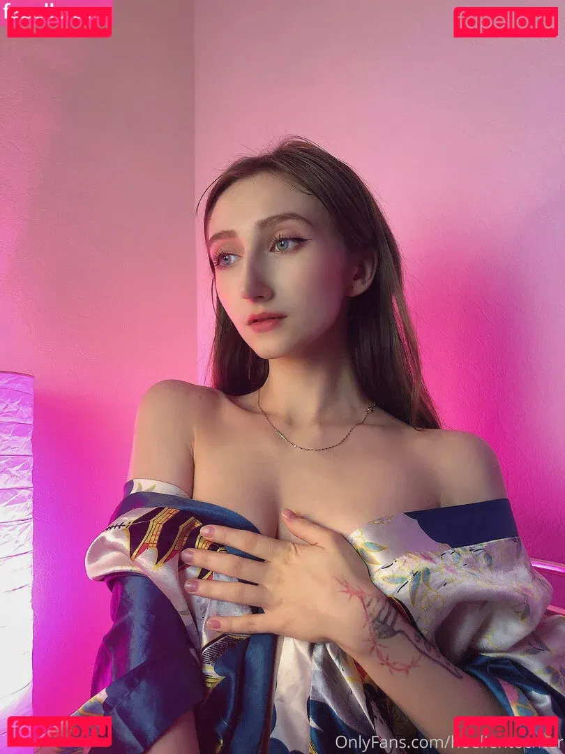 Roxane Onlyfans Photo Gallery 