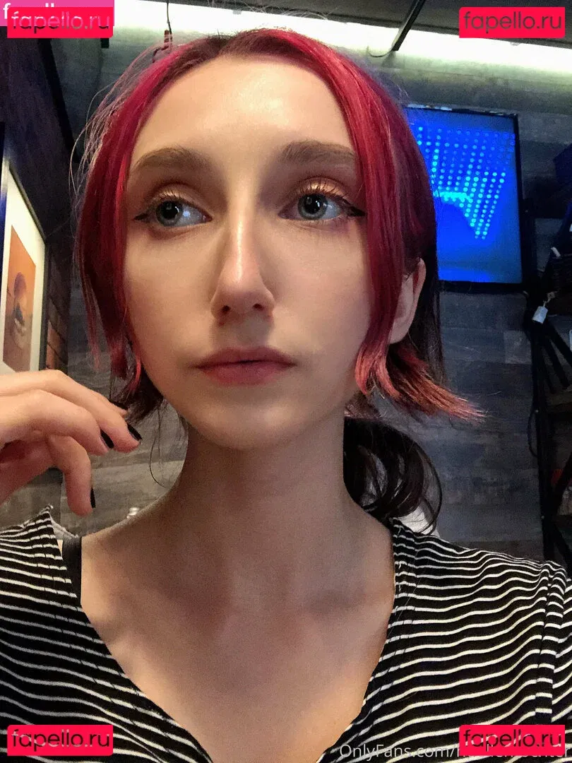 Roxane Onlyfans Photo Gallery 