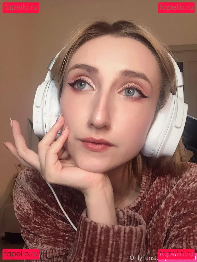 Roxane Onlyfans Photo Gallery 