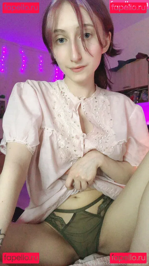 Roxane Onlyfans Photo Gallery 