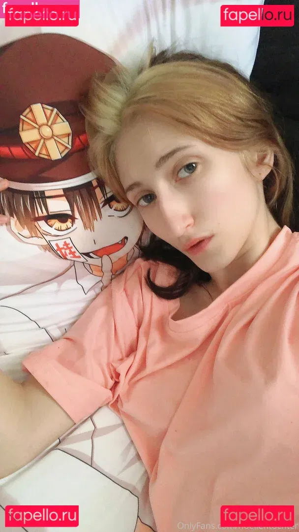 Roxane Onlyfans Photo Gallery 