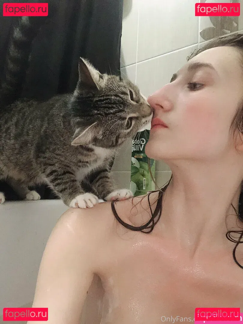 Roxane Onlyfans Photo Gallery 