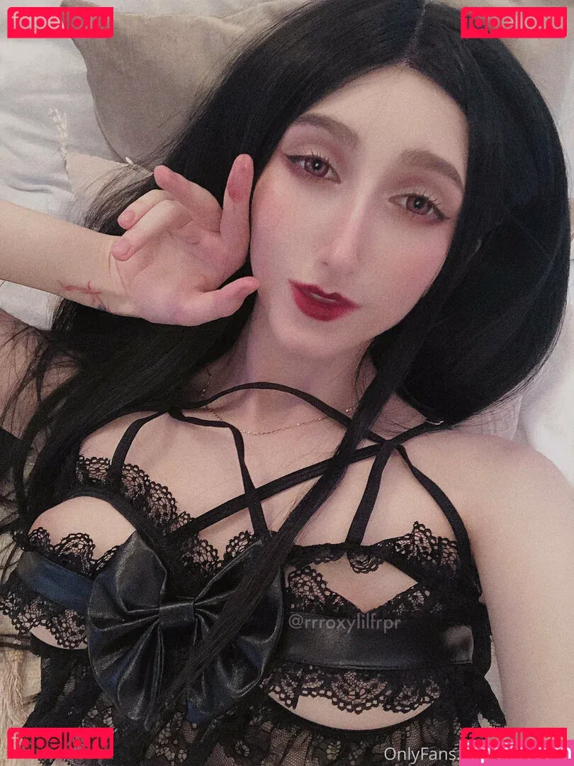 Roxane Onlyfans Photo Gallery 