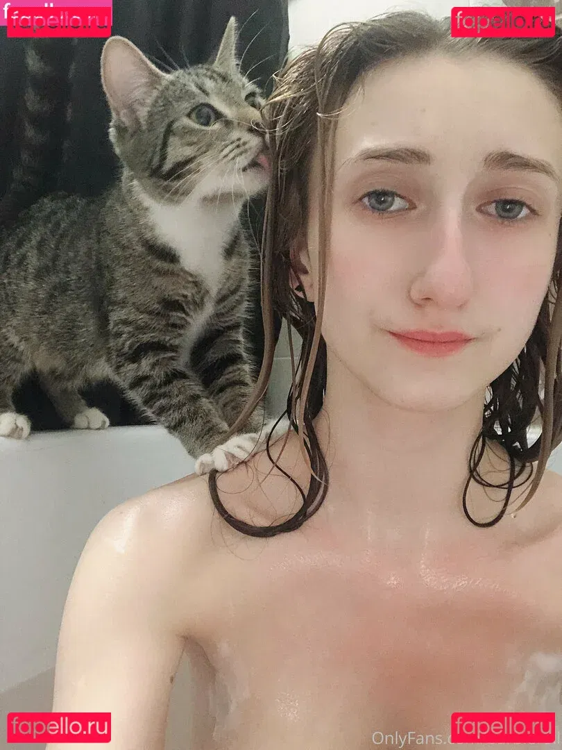 Roxane Onlyfans Photo Gallery 