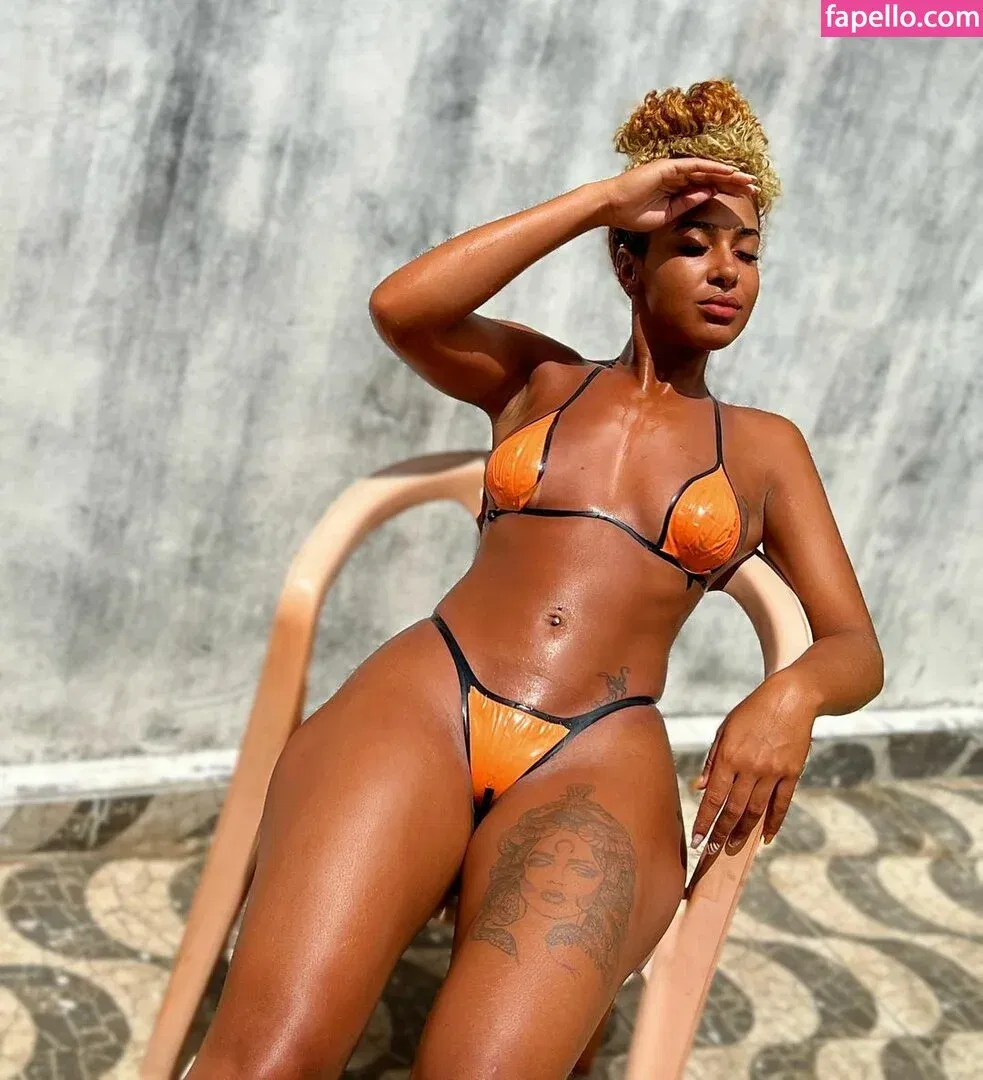 Emelly Souza Onlyfans Photo Gallery 