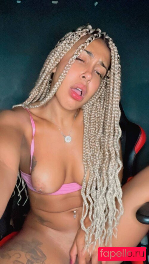 Emelly Souza Nude Onlyfans Photo 19