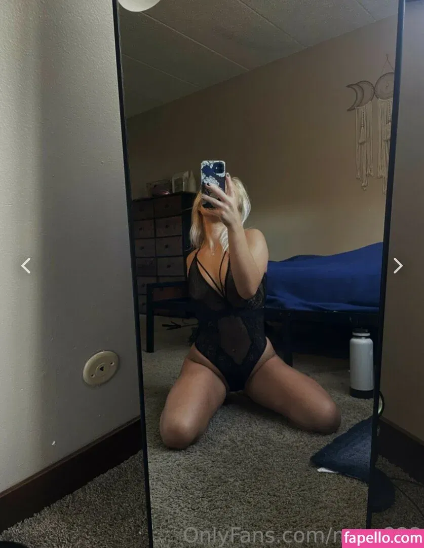 mae.222 Onlyfans Photo Gallery 