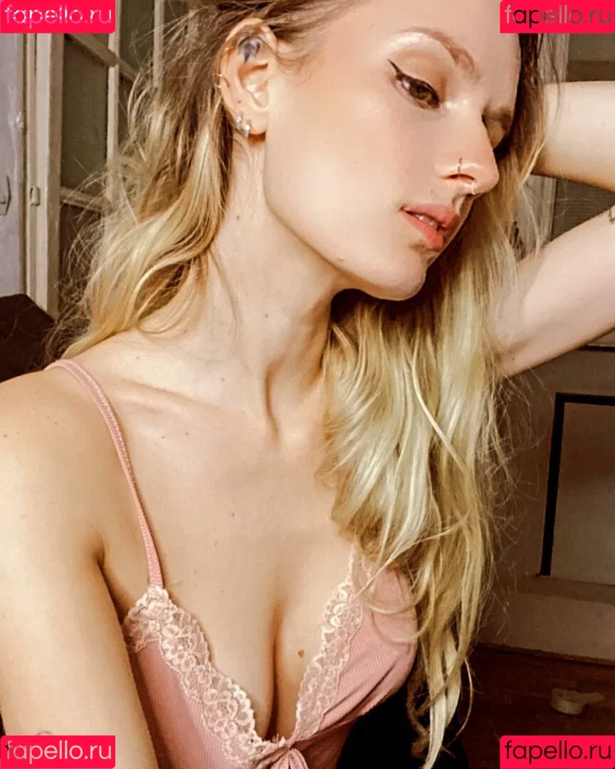 Nina Romane Onlyfans Photo Gallery 