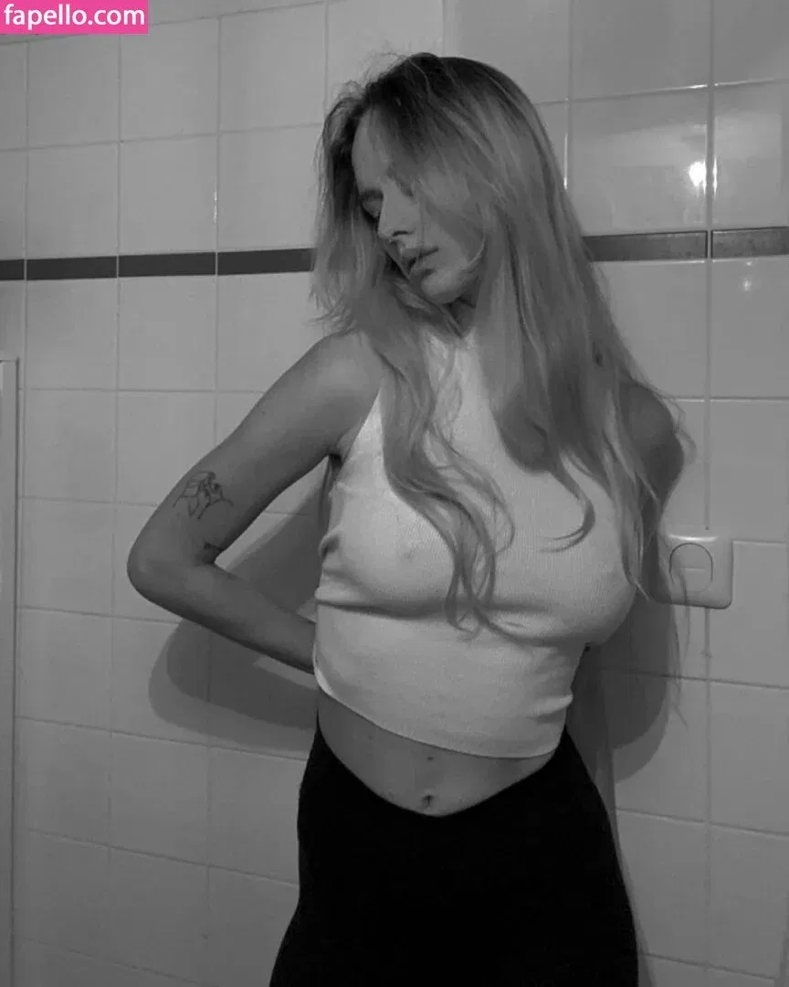 Nina Romane Onlyfans Photo Gallery 