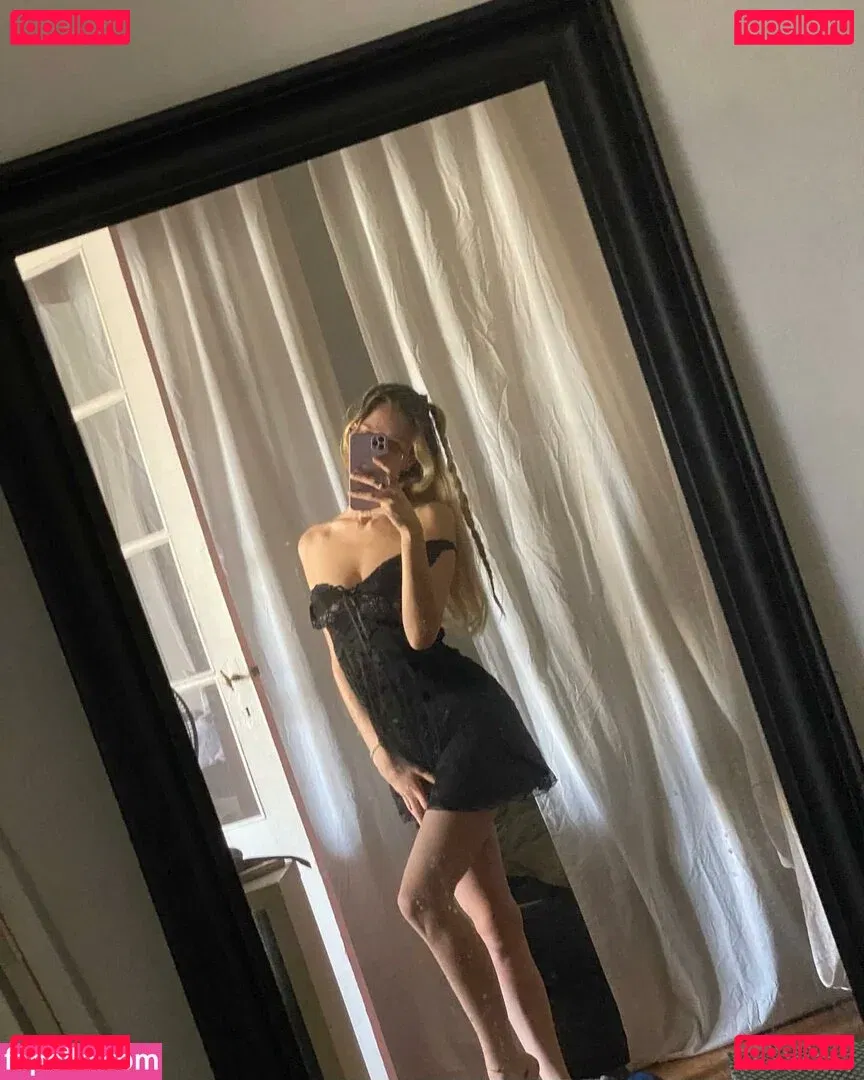 Nina Romane Onlyfans Photo Gallery 