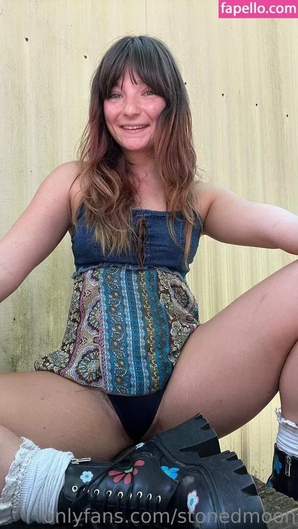 stonedmoon Onlyfans Photo Gallery 
