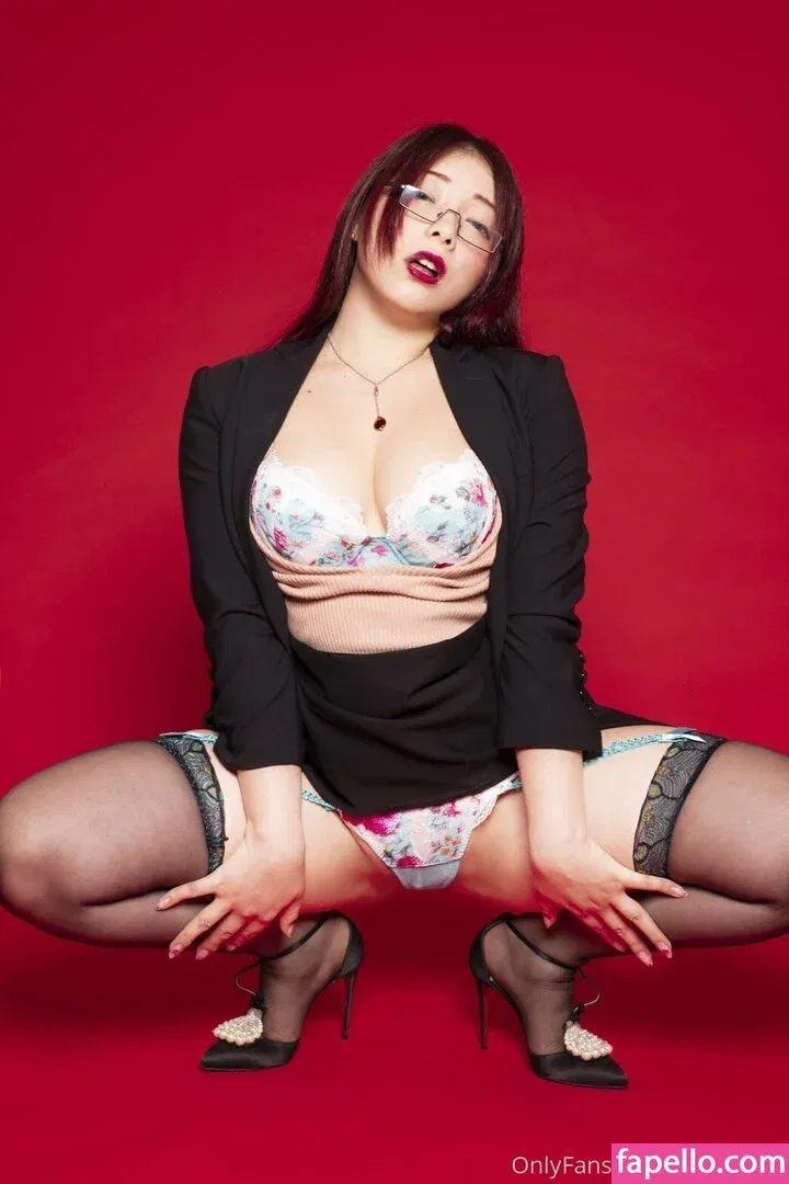 Twoyun Onlyfans Photo Gallery 