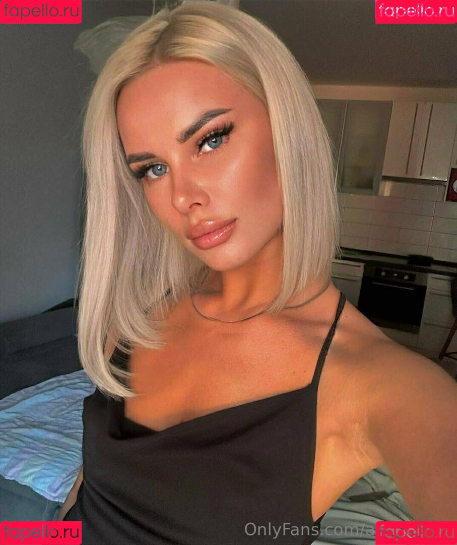 aimeecruz Onlyfans Photo Gallery 