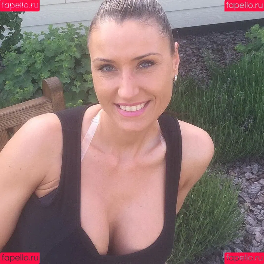 Carol Brooklyn Onlyfans Photo Gallery 