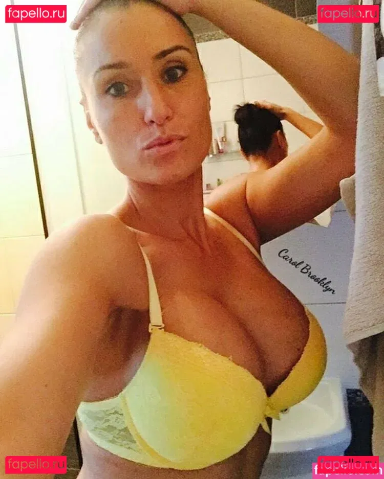 Carol Brooklyn Onlyfans Photo Gallery 