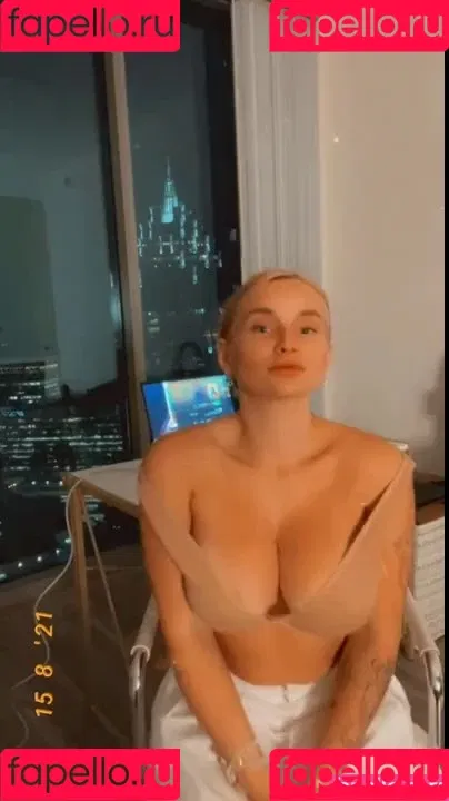 realzoieburgher - Onlyfans Photo Gallery 