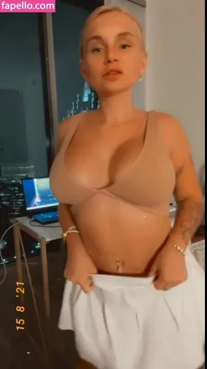 realzoieburgher - Onlyfans Photo Gallery 