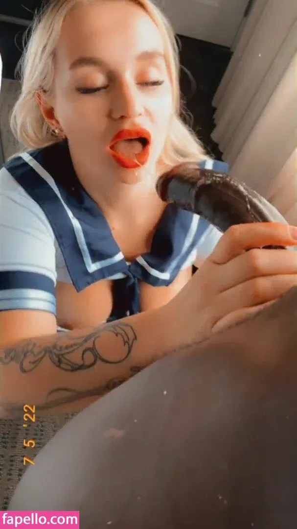 realzoieburgher - Onlyfans Photo Gallery 