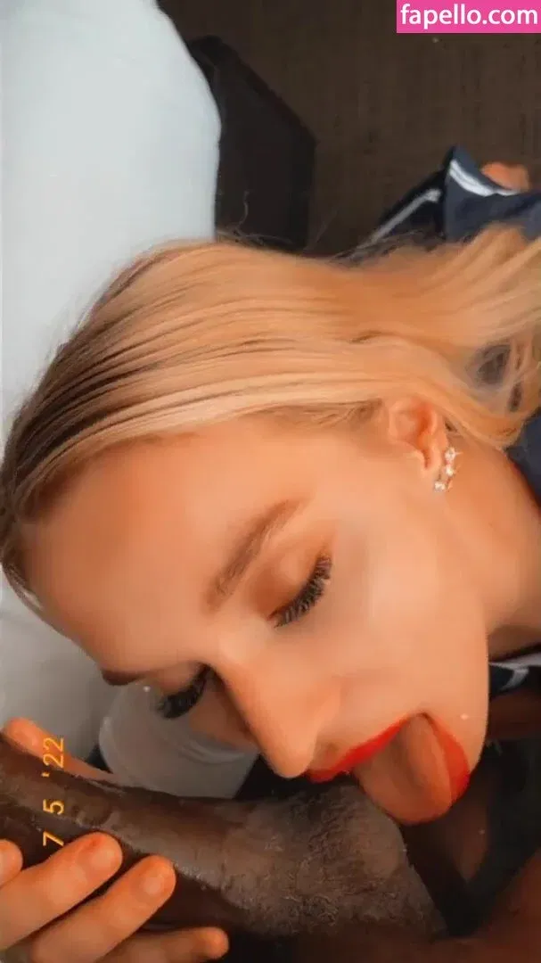 realzoieburgher - Onlyfans Photo Gallery 