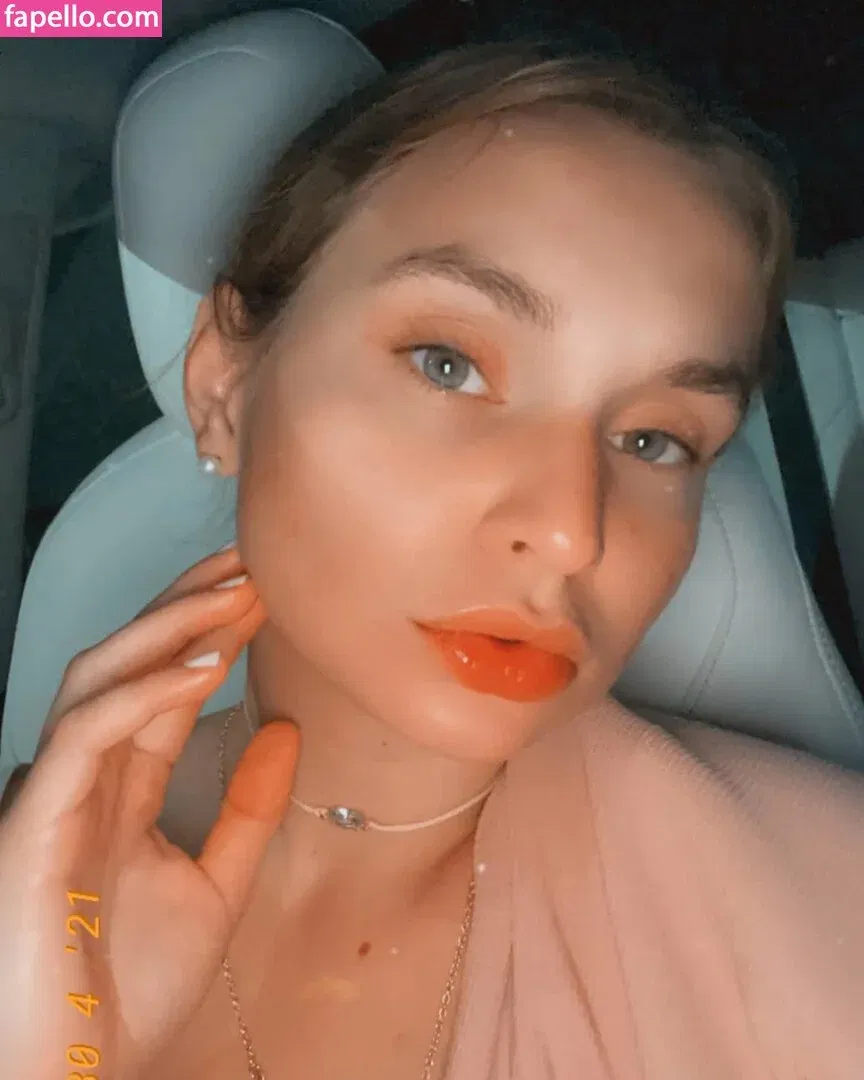 realzoieburgher - Onlyfans Photo Gallery 