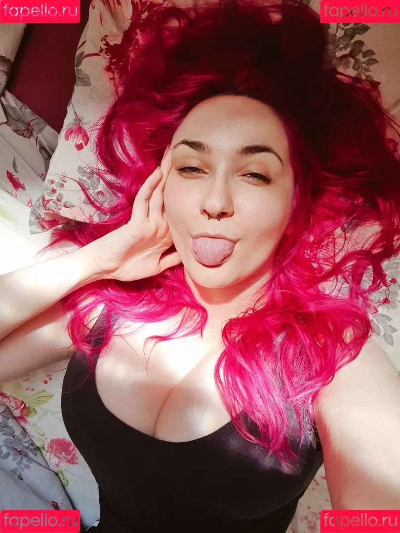 wzuia Onlyfans Photo Gallery 