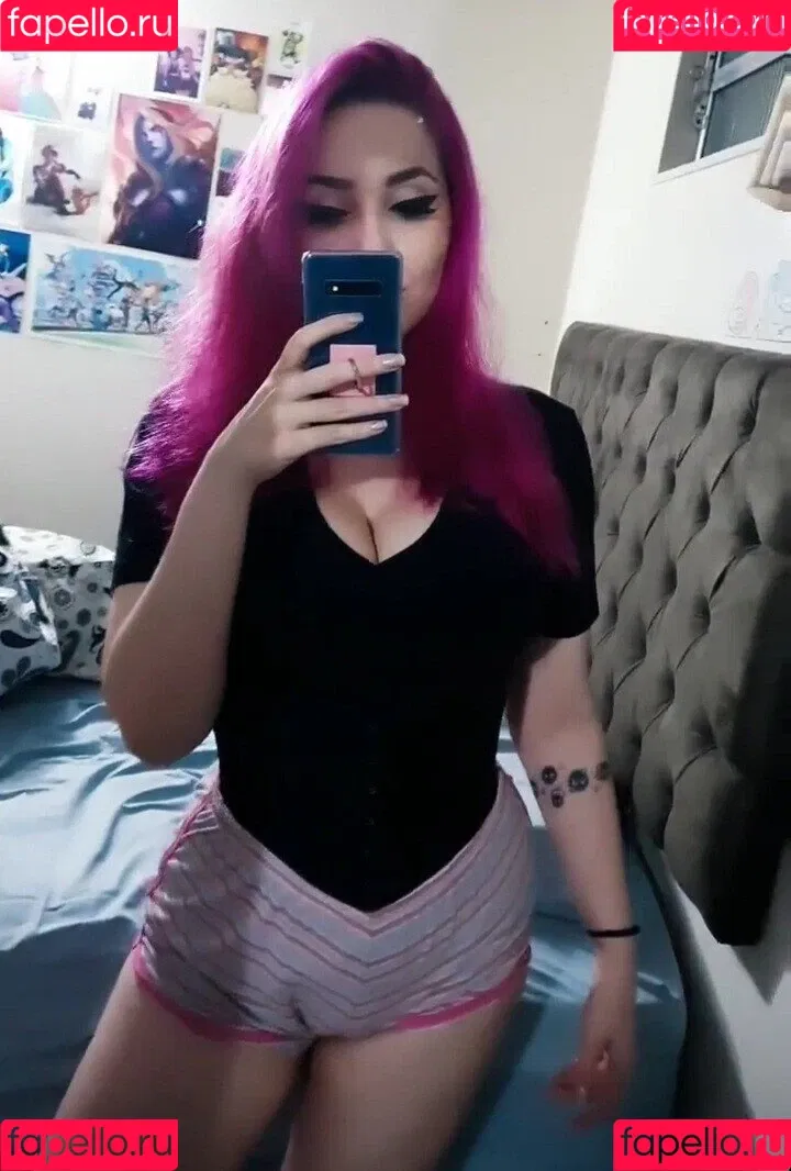 wzuia Onlyfans Photo Gallery 
