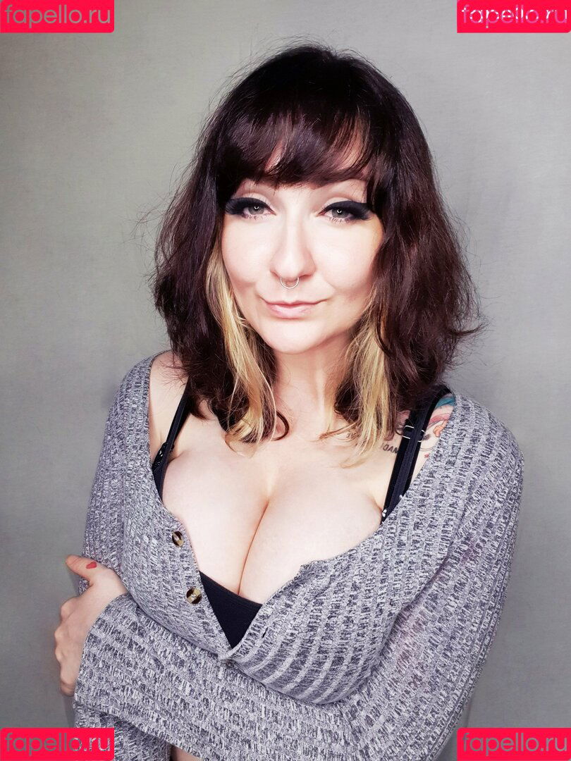 wzuia Onlyfans Photo Gallery 