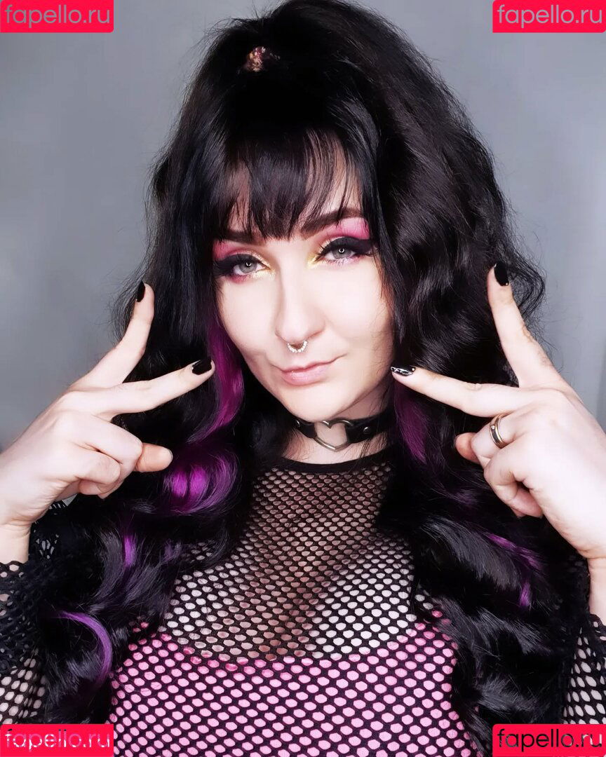 wzuia Onlyfans Photo Gallery 