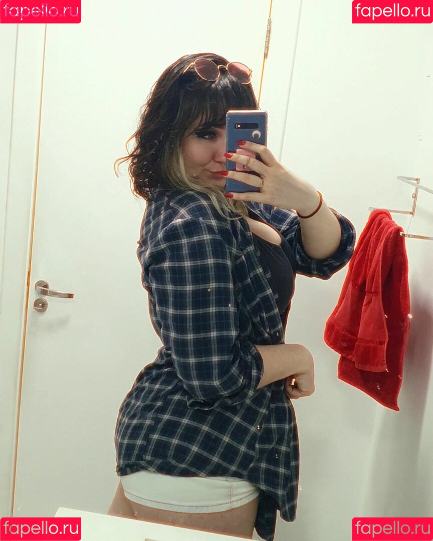 wzuia Onlyfans Photo Gallery 