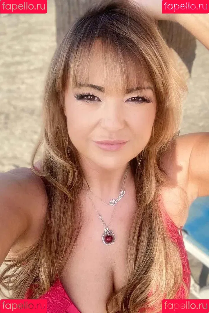 Danielle Nicholls Onlyfans Photo Gallery 