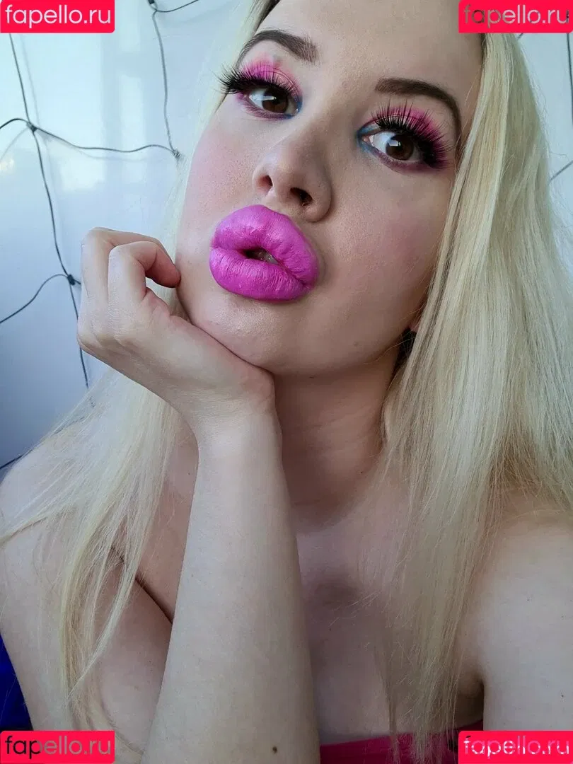 vivianroseofficial Onlyfans Photo Gallery 