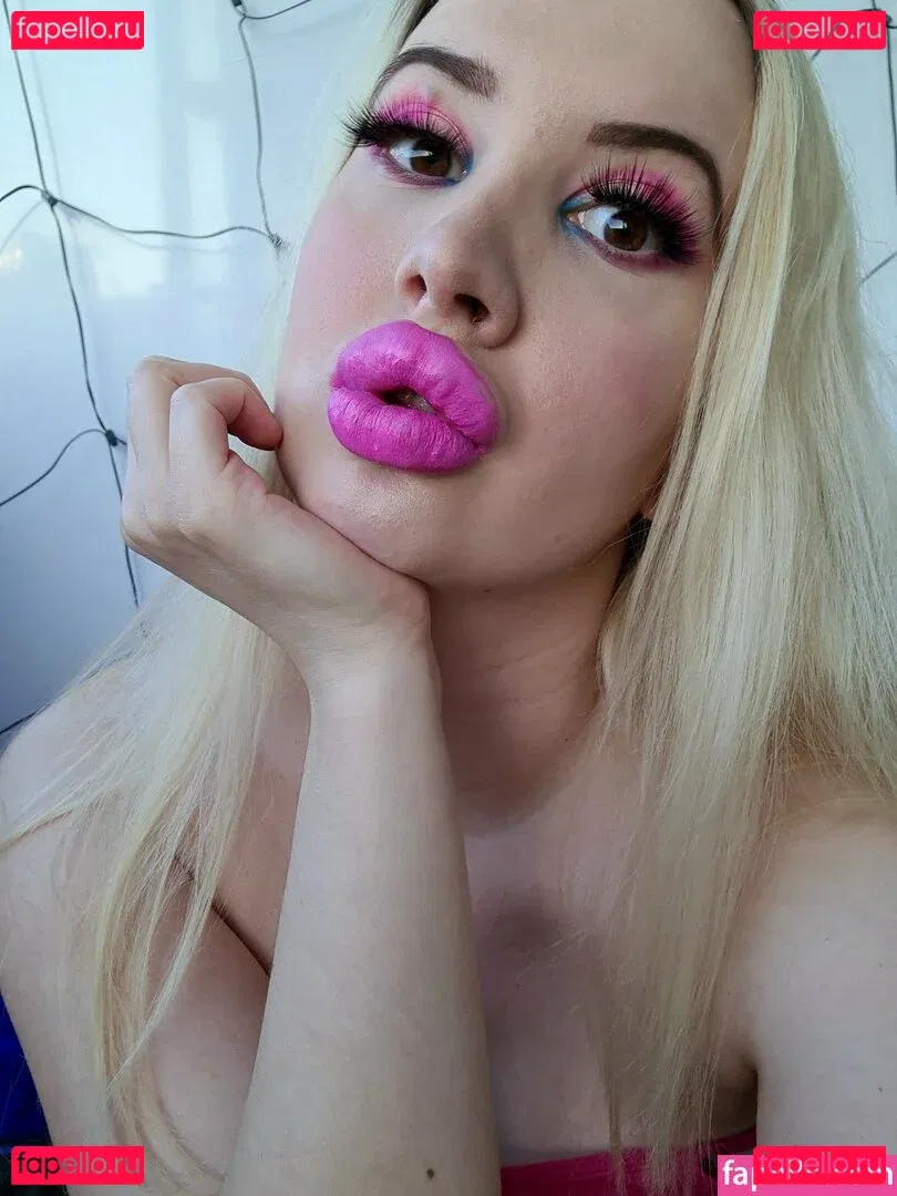 vivianroseofficial Onlyfans Photo Gallery 