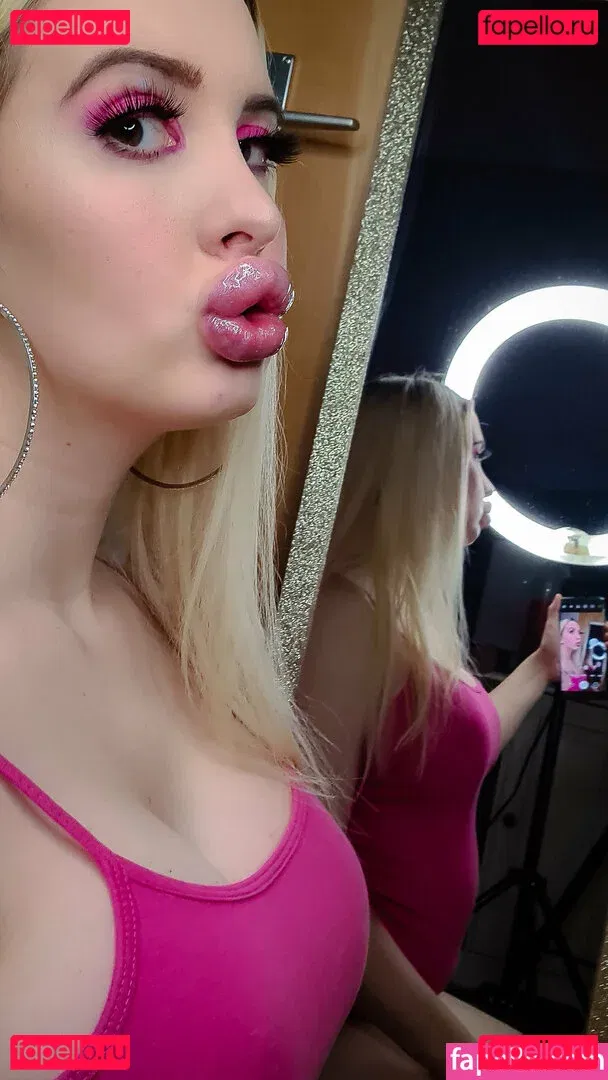 vivianroseofficial Onlyfans Photo Gallery 