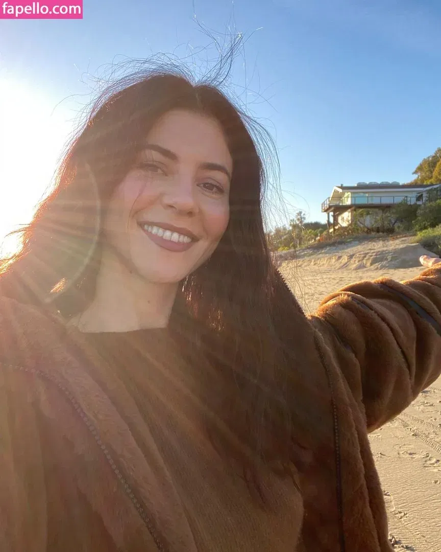 maaryam Onlyfans Photo Gallery 