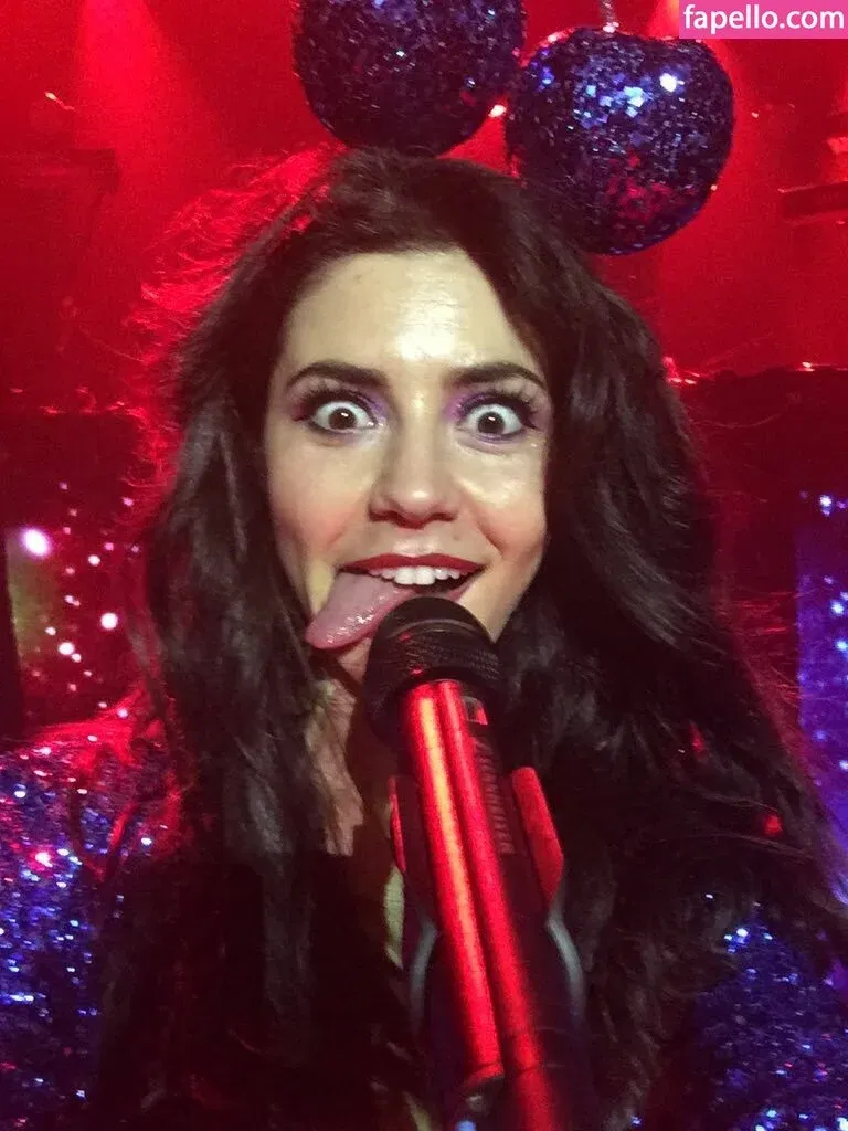 maaryam Onlyfans Photo Gallery 