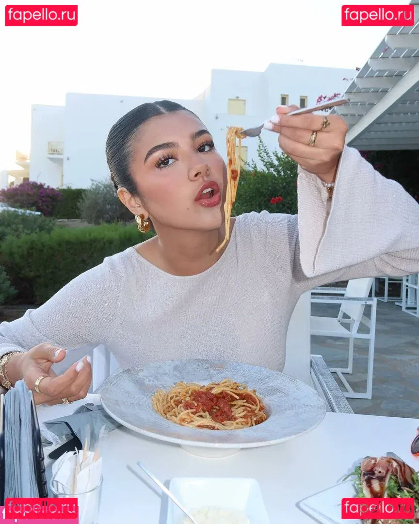 Sara Echeagaray Onlyfans Photo Gallery 