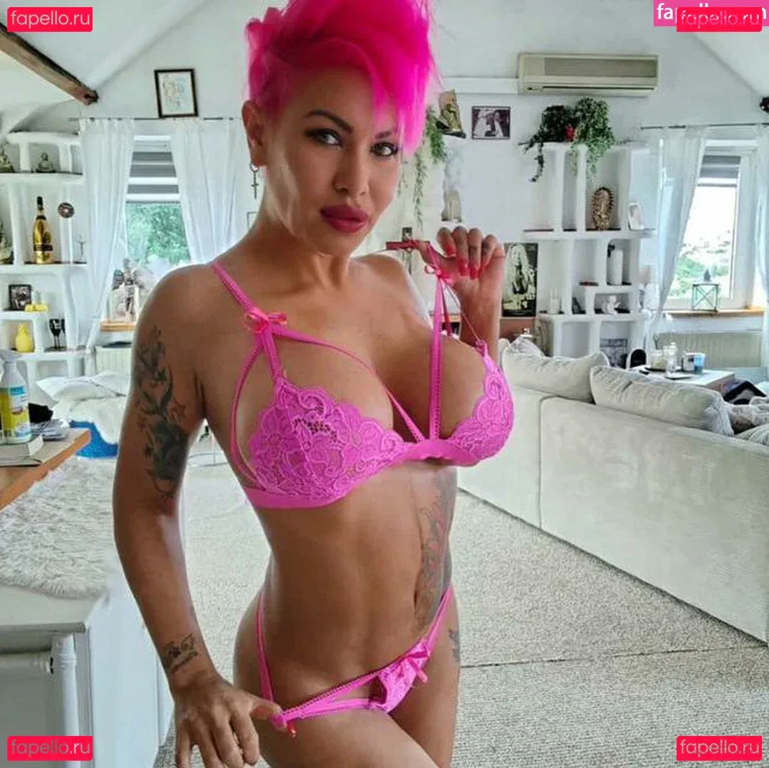 Ginger Costello Onlyfans Photo Gallery 