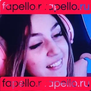 Carolzinha SG Onlyfans Photo Gallery 