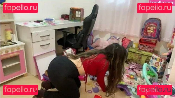 Carolzinha SG Onlyfans Photo Gallery 