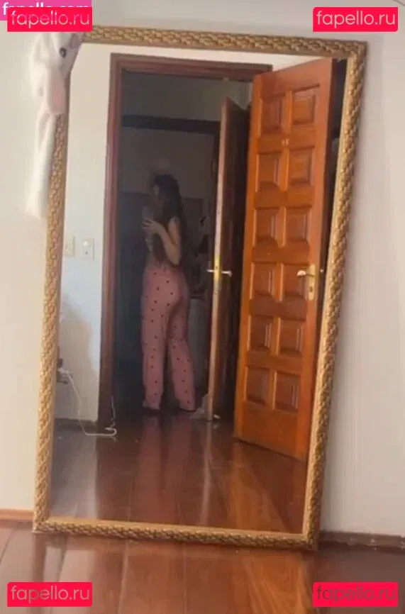 Carolzinha SG Onlyfans Photo Gallery 